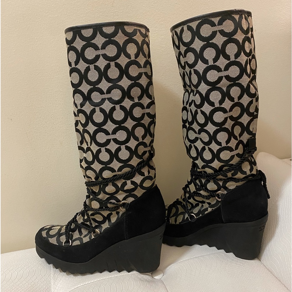 Unique Coach platform boots
